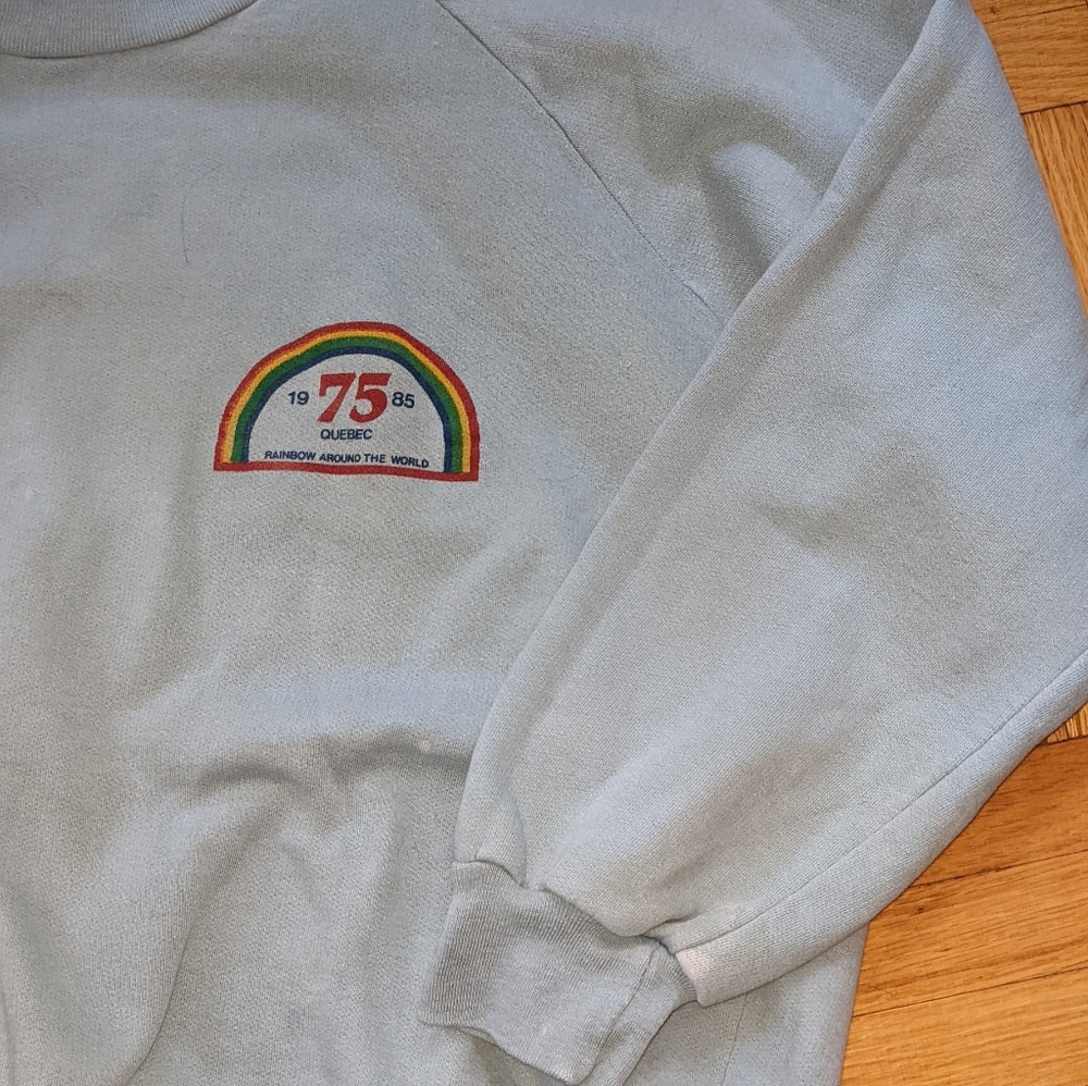 1985 Vintage quebec crew neck